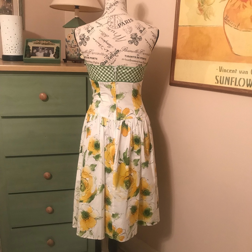 HOST PICK ๐ป๐ป๐ป๐ป NWT - Strapless Sundress - ๐ป๐ - Picture 3 of 5